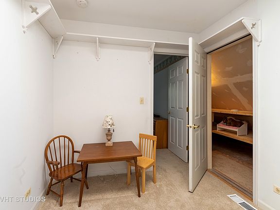 5th image of 922 Victoria Dr