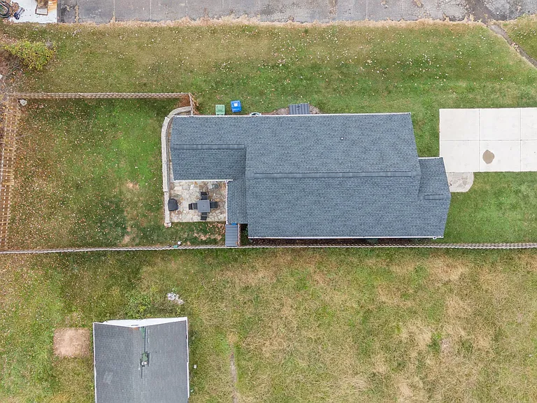 39 Cedar St — Photo 37