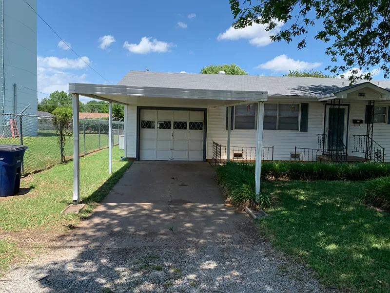 3 bed, 1313 sqft, $1,500 — Photo 2