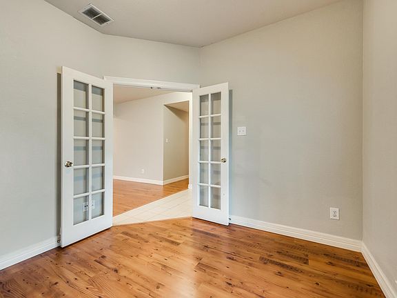 3rd image of 4512 Brighton Dr