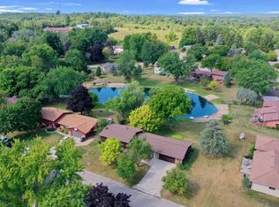 1811 Dexter St, New London, WI 54961