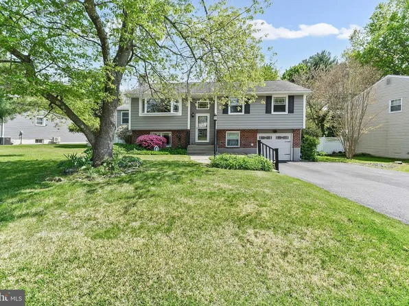 18 Anvil Rd, Aston, PA 19014