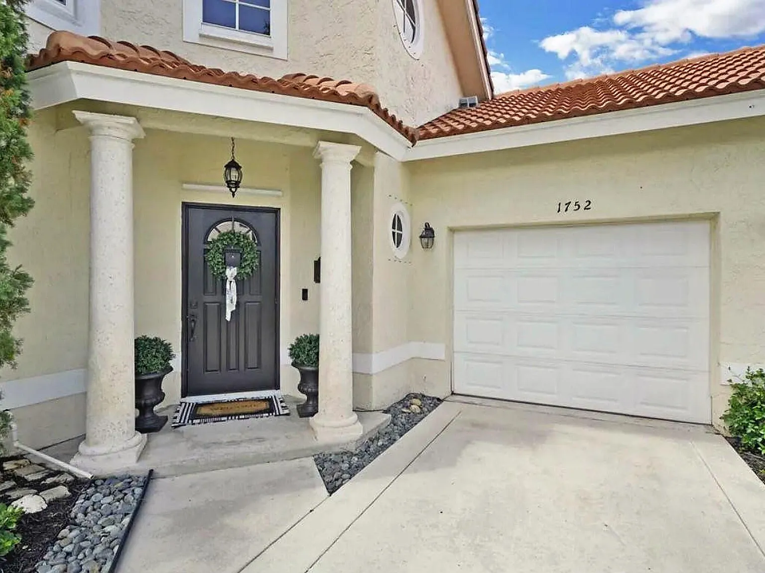 3 bed, 2.5 bath, 1419 sqft, $8,500 — Photo 4