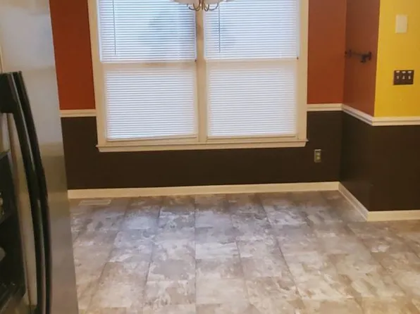 541 Blackbird Rd, Fayetteville, NC 28314