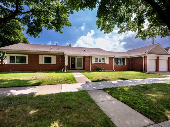 7521 N Albany Ave, Chicago, IL 60645