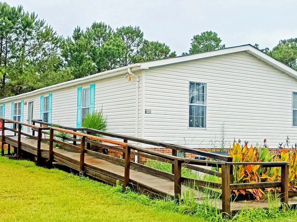 810 Topsail Greens Drive, Hampstead, NC 28443