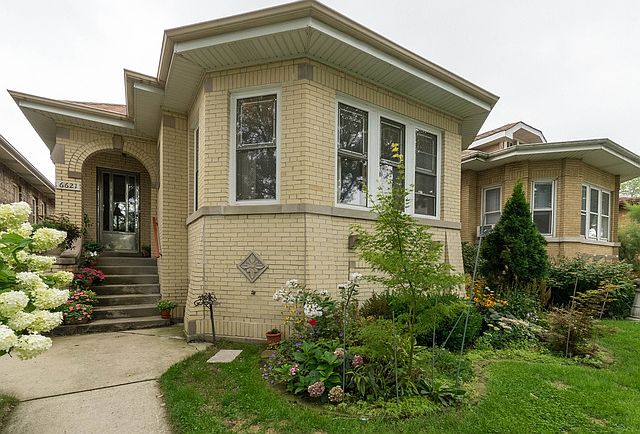 1st image of 6621 N Fairfield Ave