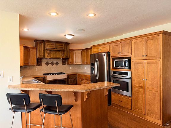 5th image of 516 Harland Dr