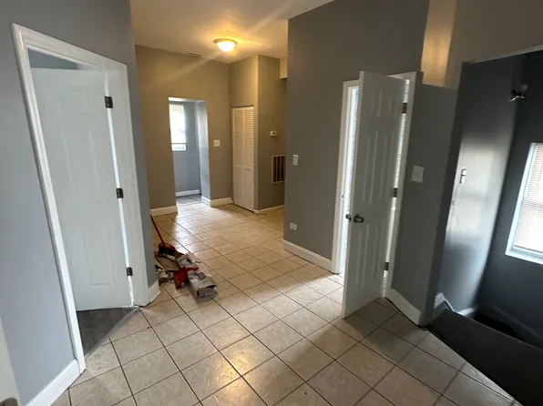 6444 S Eberhart Ave #1, Chicago, IL 60637