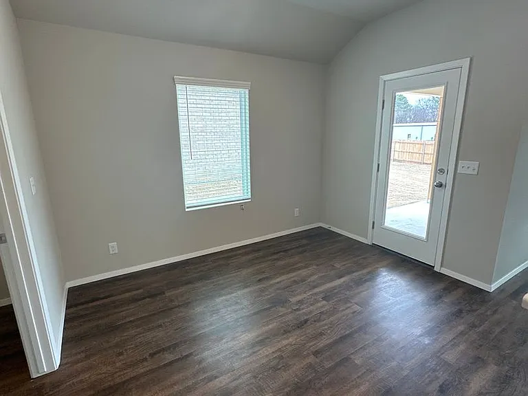 1105 E Honolulu St — Photo 13