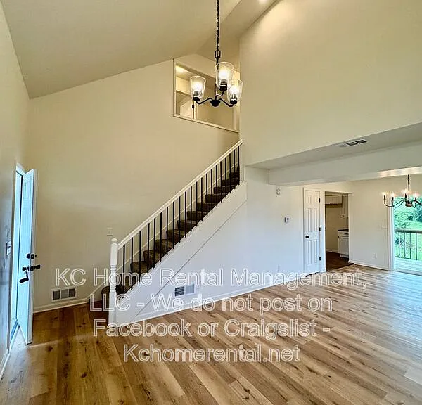 307B E Main St — Photo 4