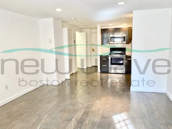 100 Queensberry St, Boston, MA