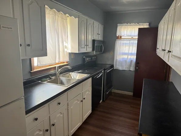 404 Center Ave #1, Decorah, IA 52101