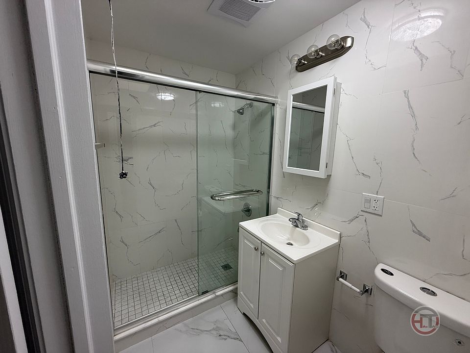 1st image of 2031 Haviland Ave Floor 2
