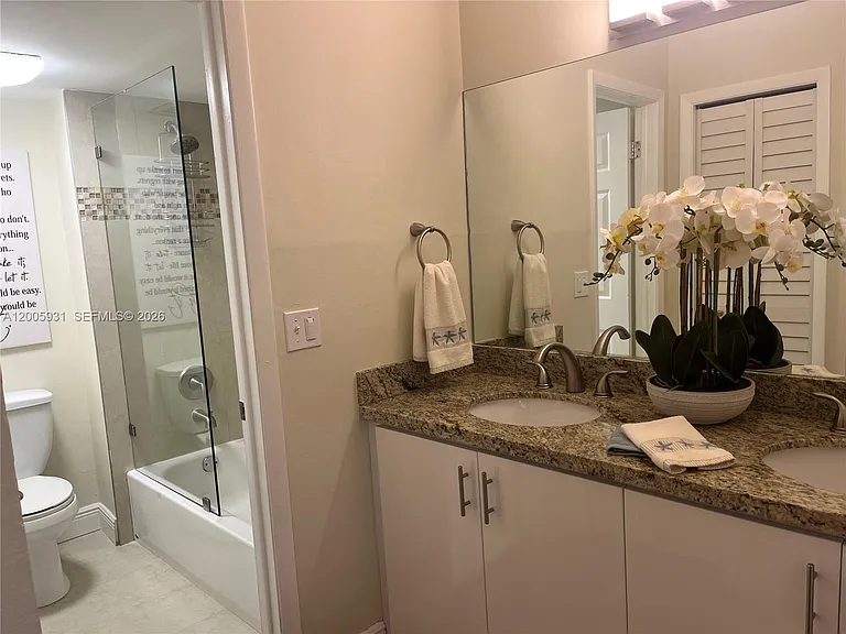 201 Lakeview Dr #204 — Photo 10