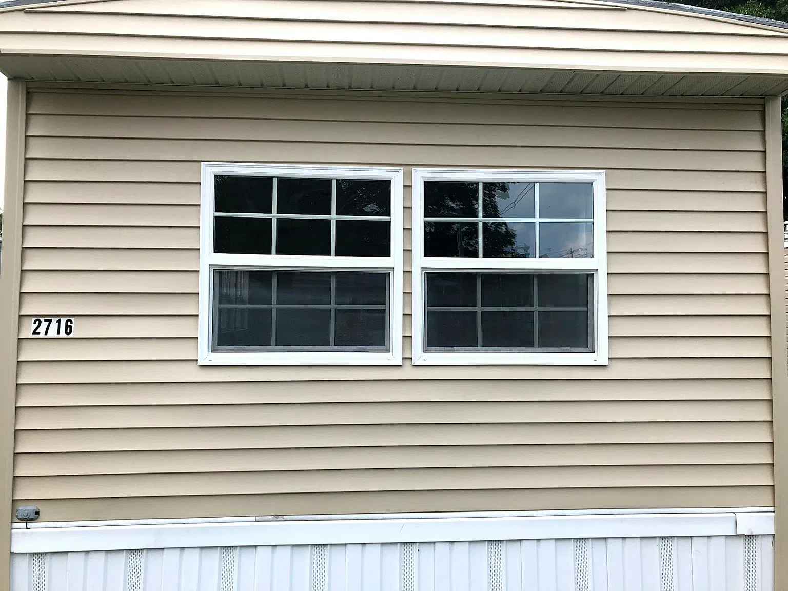 2716 Everett Drive — Photo 3