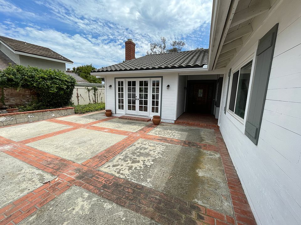 1st image of 726 Santa Rufina Dr