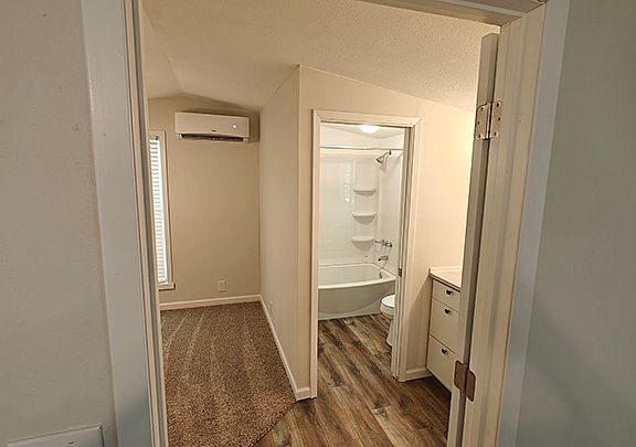 5th image of 100 Stonewood Dr #310-B