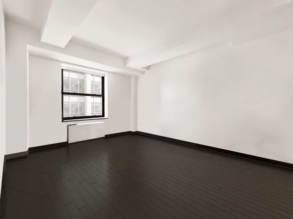 20 Pine Street image 4 of 17