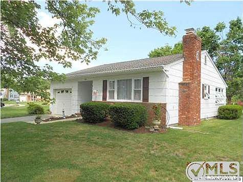 2nd image of 106 Eton Ct