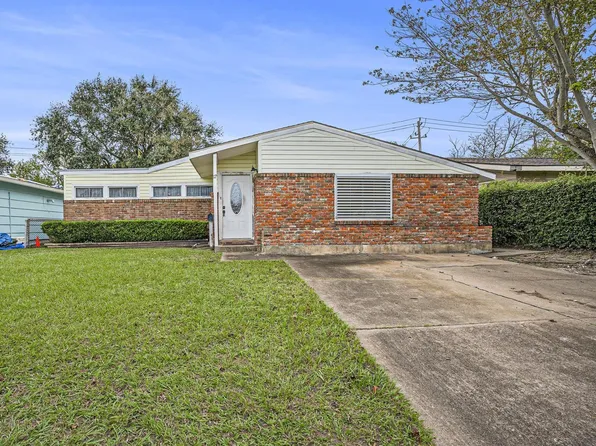 17 Manor Way, Galveston, TX 77550