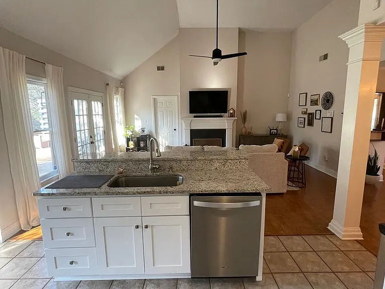 325 Malabar Way — Photo 8
