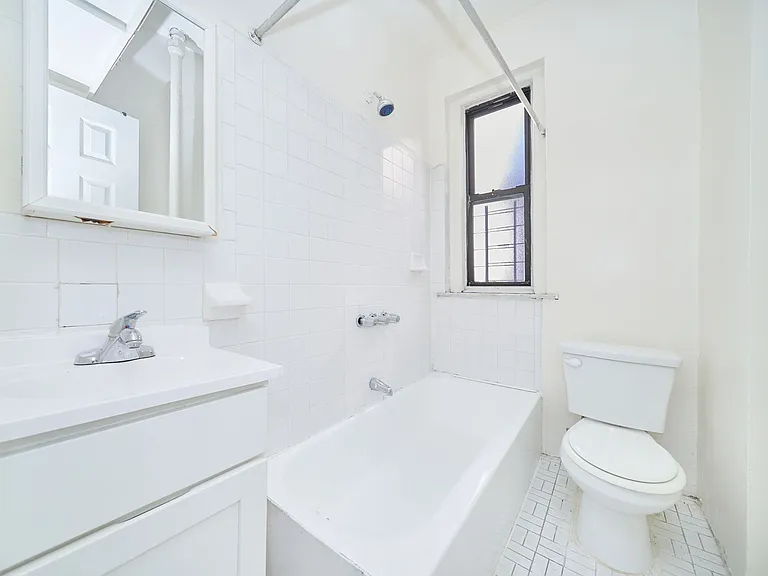579 W 177th St #51 — Photo 7