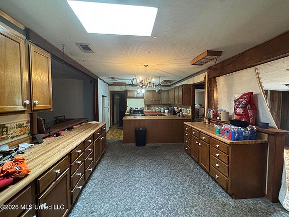 4th image of 229 Hilliyard Ct