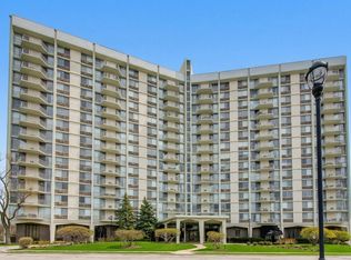 40 N Tower Rd APT 16N, Oak Brook, IL 60523