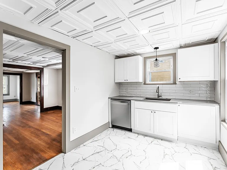 212 Dewey St — Photo 5