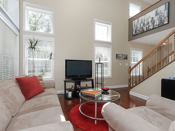 2nd image of 1592 Brittania Way