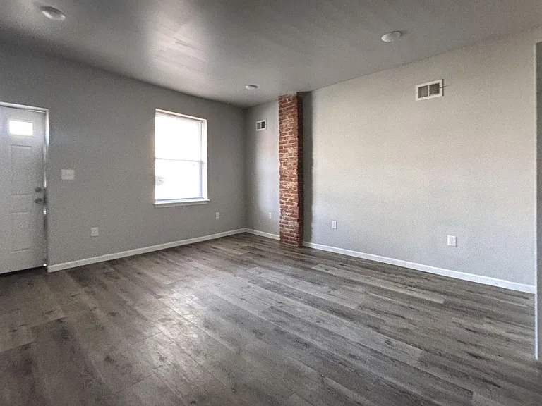 5140 W Stiles St — Photo 4