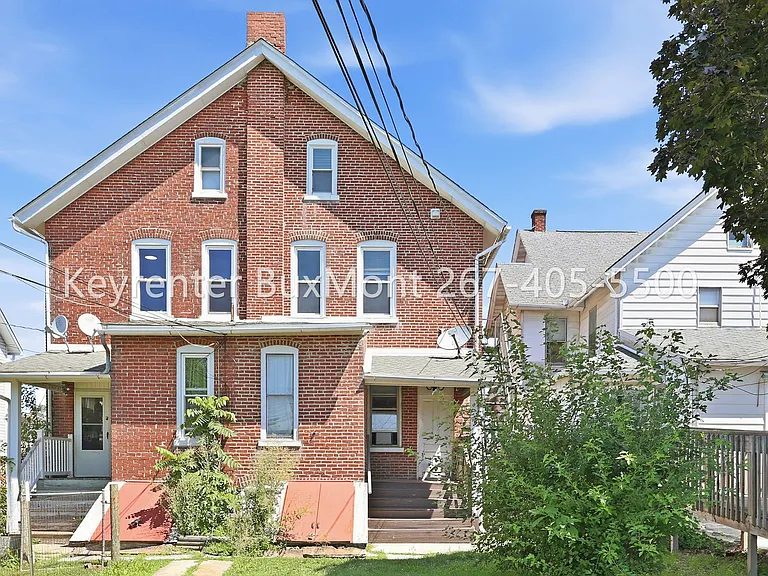 340-342 W Broad St — Photo 15