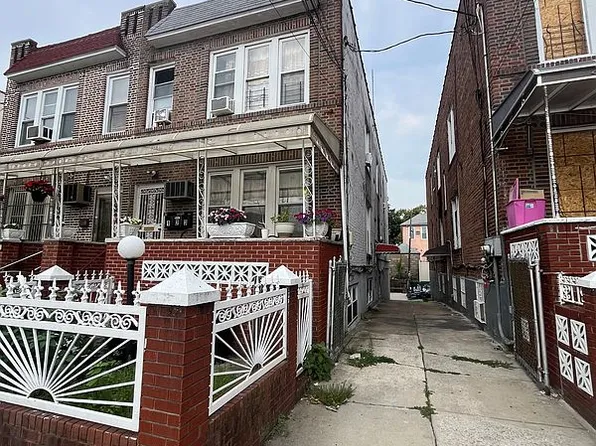 726 E 53rd St, Brooklyn, NY 11203