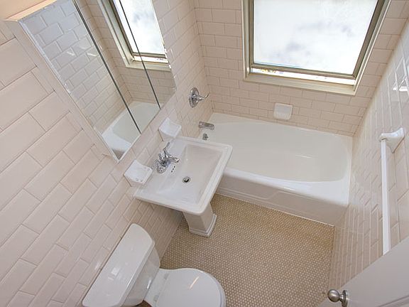 4th image of 1652 1st Ave #15G