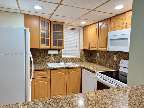 820 NW 87th Ave APT 105, Miami, FL 33172