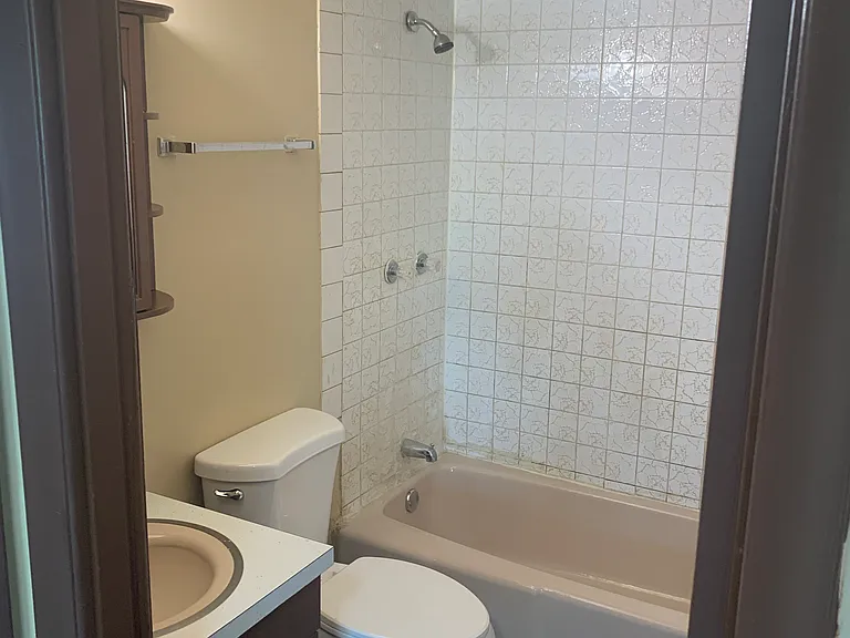 802 Mackinaw Ave #F — Photo 11