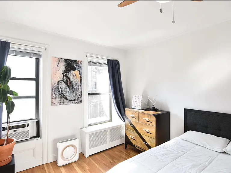 449 Grand St #3R — Photo 2