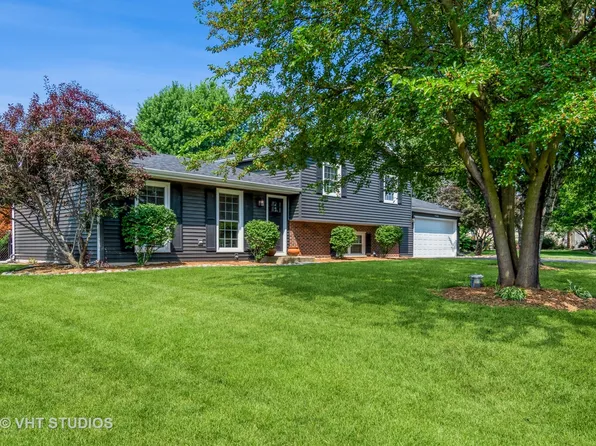 11S502 Walter Ln, Naperville, IL 60564