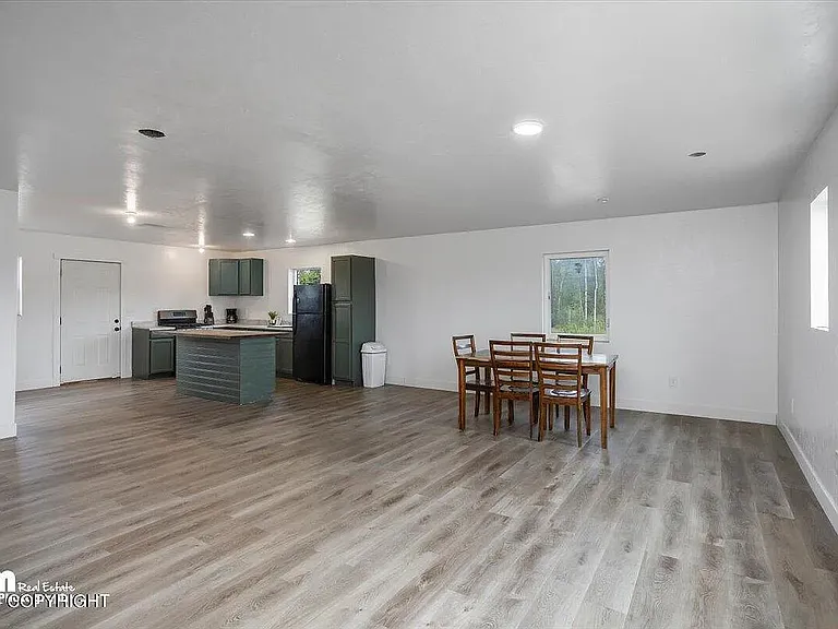 14518 N Michigan St — Photo 10