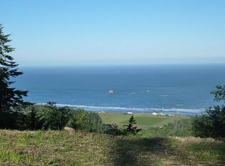 300 Nautical Hts, Smith River, CA 95567