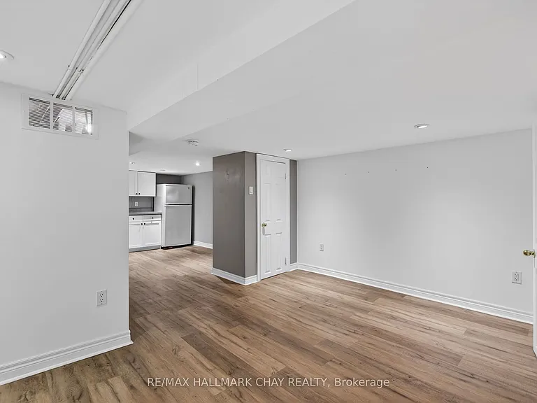 45 Caledonia Rd #LOWER — Photo 13
