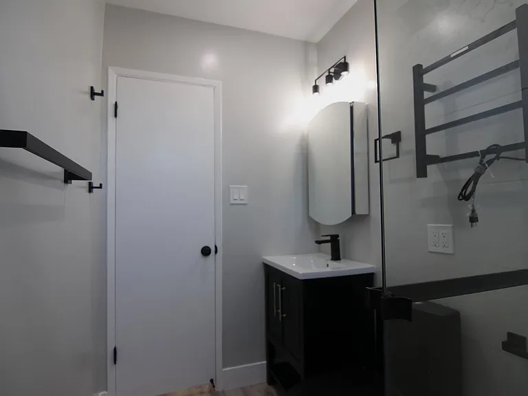 120 Roswell Ave #12 — Photo 78
