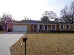701 Edgewood St SW, Decatur, AL 35601