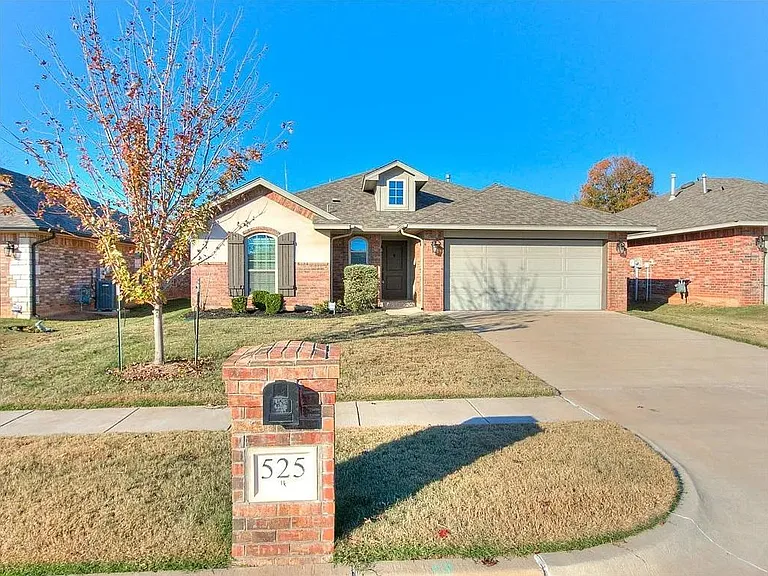 525 Talon Dr — Photo 2