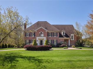 19 Garnet Hill Ln, Avon, CT 06001