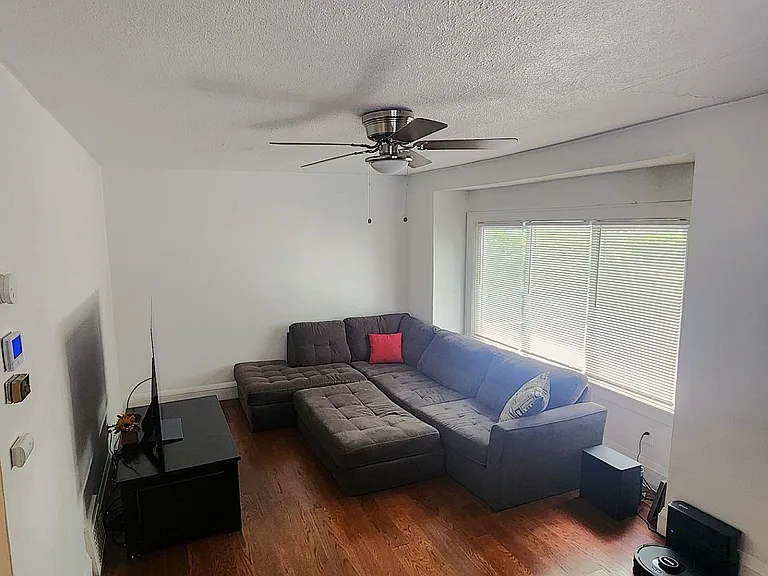 612 S 61st St — Photo 5
