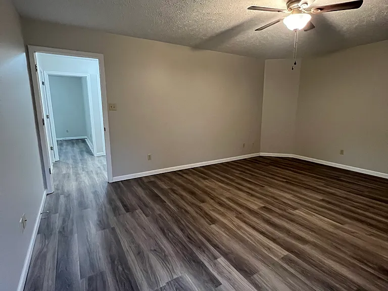 71 Greenway Dr — Photo 7