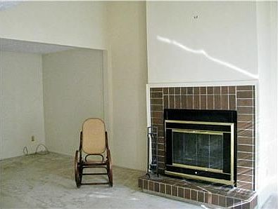 3rd image of 175 Corbins Mill Dr