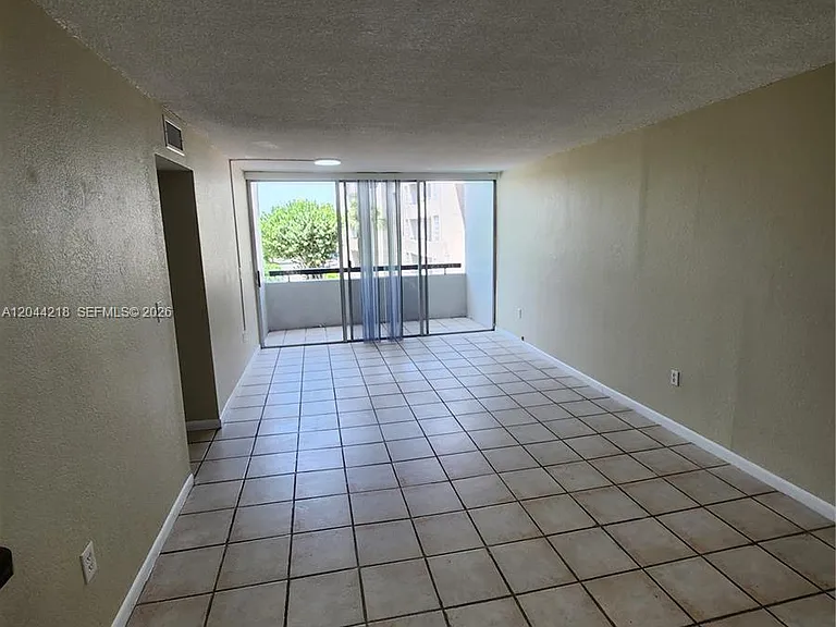 802 NW 87th Ave #312 — Photo 3